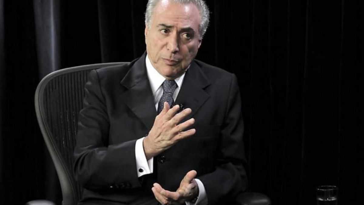 altText(La difícil tarea del nuevo presidente brasileño: remontar una imagen negativa del 68%)}