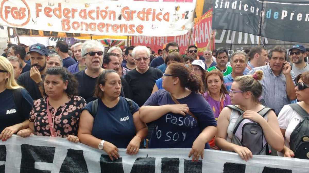 altText(Trabajadores de AGR-Clarín piden a la CGT realizar un paro general con movilización)}