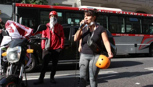 Denuncian a PedidosYa por echar a una trabajadora organizada