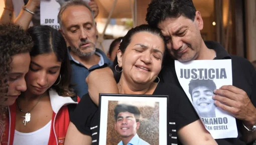 El crimen de los rugbiers: sentada frente al Congreso por Fernando Báez Sosa