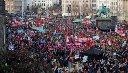 El Gobierno danés quiso sacar un feriado y miles de personas salieron a protestar