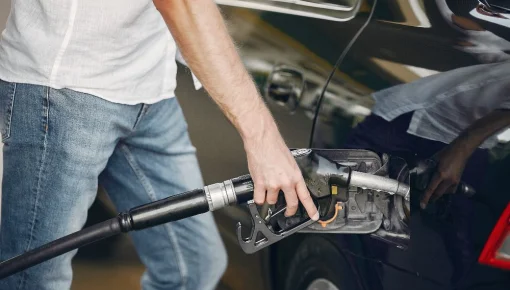 Sufren los bolsillos: YPF volvió a aumentar un 4% la nafta y el gasoil