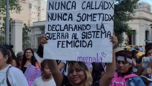 altText(Denunciaron feroz represión en Jujuy contra mujeres en el 8M)}