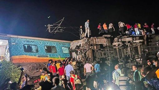 altText(Tragedia ferroviaria en la India: más de un centenar de muertos)}