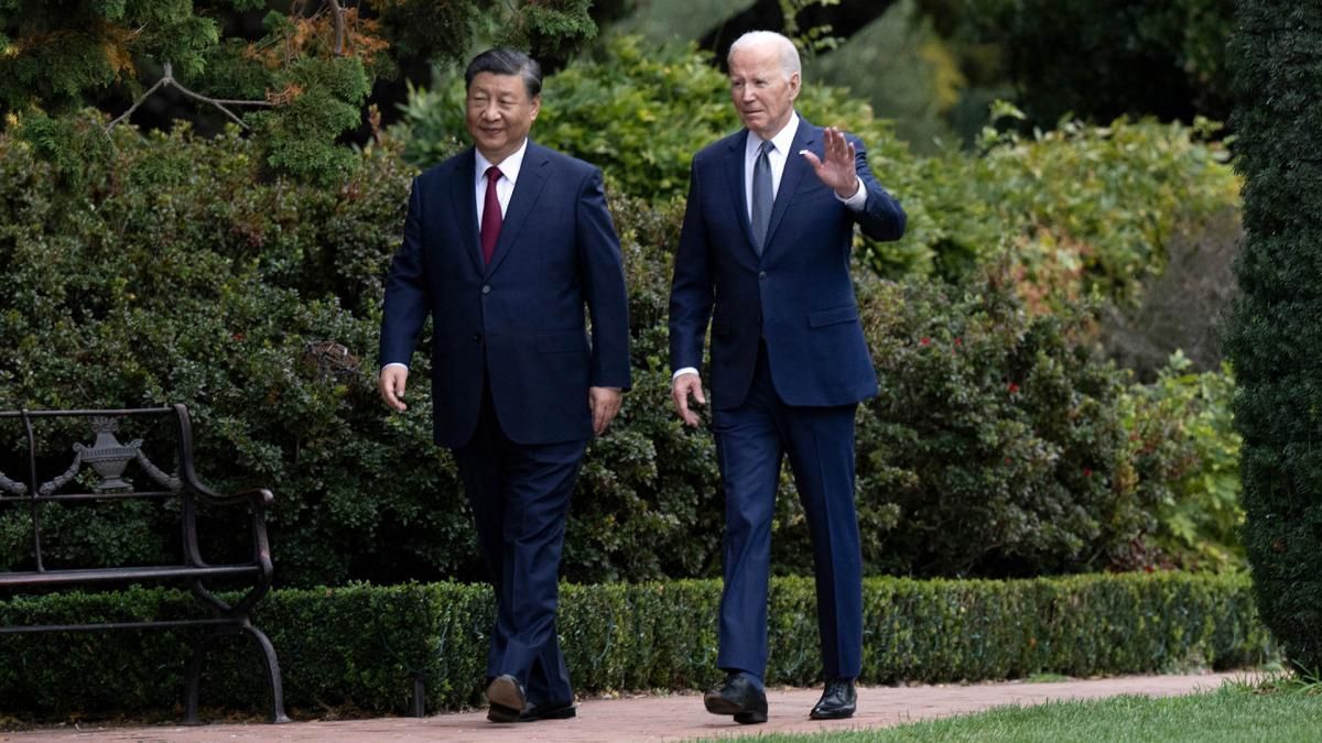 altText(Cómo fue la reunión entre Biden y Xi Jinping)}
