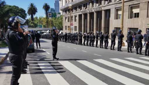 ATE moviliza y exige al Gobierno que muestre la lista de 