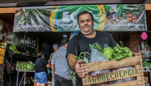 Feriazo en Monte Grande: venden 5 mil kilos de frutas y verduras a precio popular