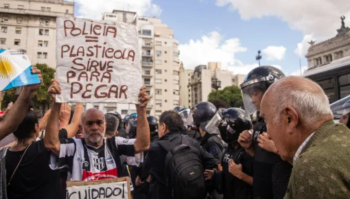 Las jubilaciones suben 2,4% en abril y el bono de 70 mil sigue congelado hace un año