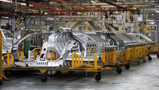 Otra planta automotriz suspende su producción por un mes