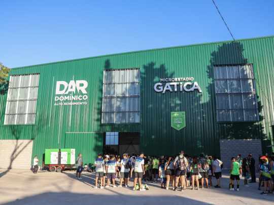 Confirmado: Avellaneda se prepara para despedir al Indio Solari en el Polideportivo Gatica