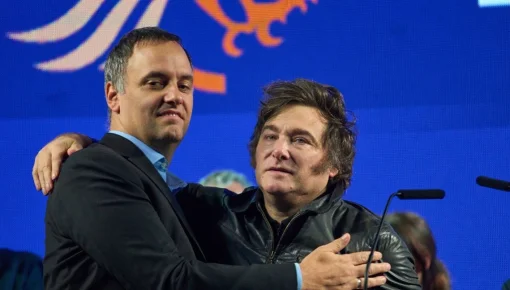 Milei evitó la foto de despedida con Adorni