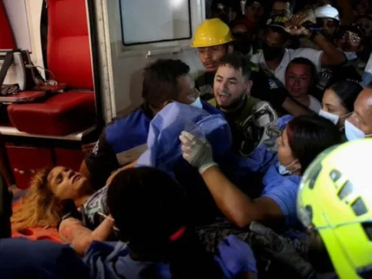 Terremoto en Colombia: rescatan con vida a una mujer y crece la emergencia