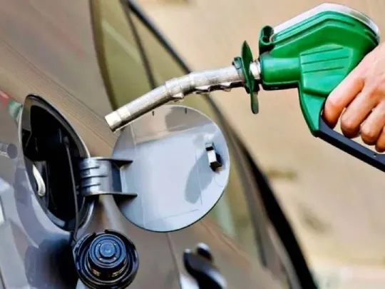 El precio de los combustibles aumentó más de 550% con Milei 