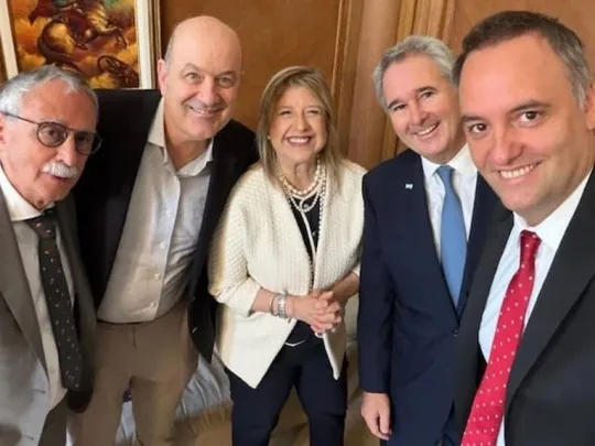Quiénes son los ministros que tienen peor imagen negativa que Adorni