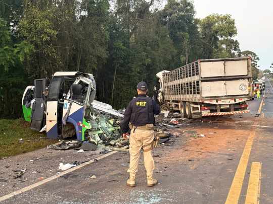 Tragedia en Brasil: al menos 22 muertos tras un brutal choque en el que trasladaban pacientes a hospitales