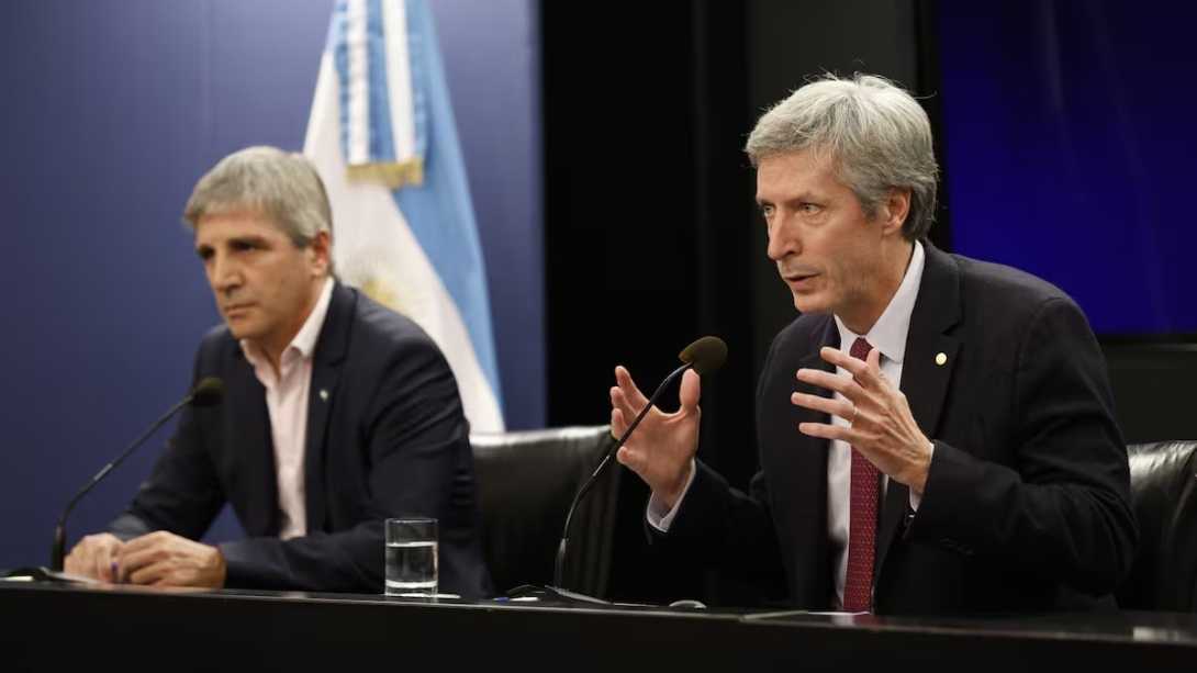 Piden la detención de Caputo y Bausili por el oro del Banco Central